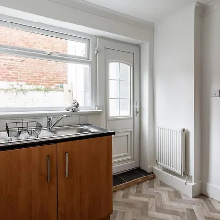 Perfect 2 Bedroom Home Stay, 10 Mins Walk From The City South Shields Exterior photo