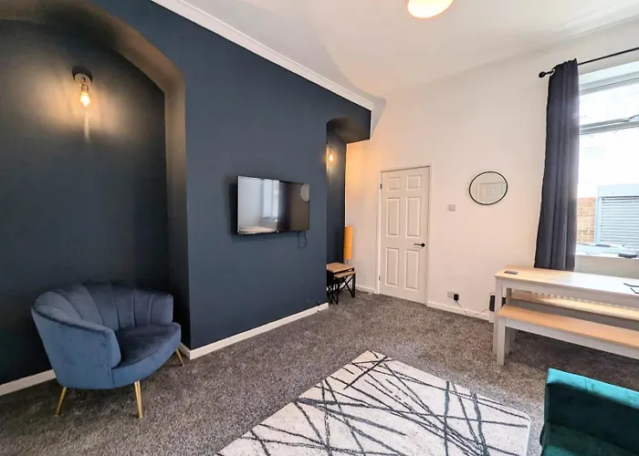 Perfect 2 Bedroom Home Stay, 10 Mins Walk From The City