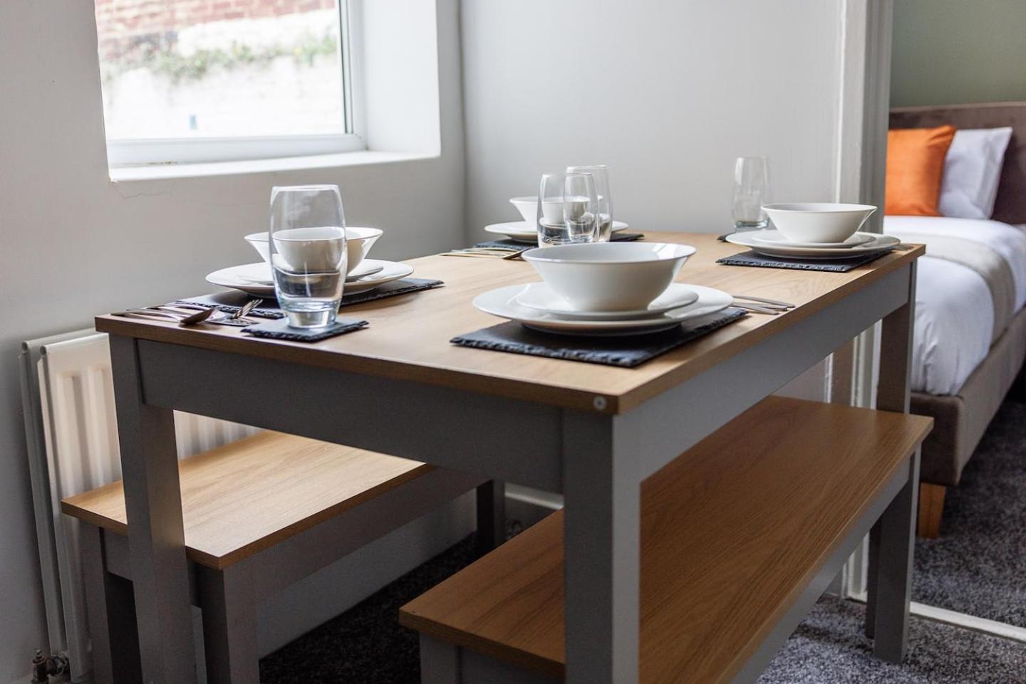 Holiday home Perfect 2 Bedroom Stay, 10 Mins Walk From The *