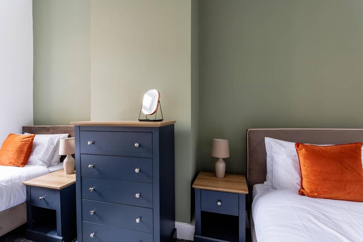 Perfect 2 Bedroom Stay, 10 Mins Walk From The Holiday home South Shields